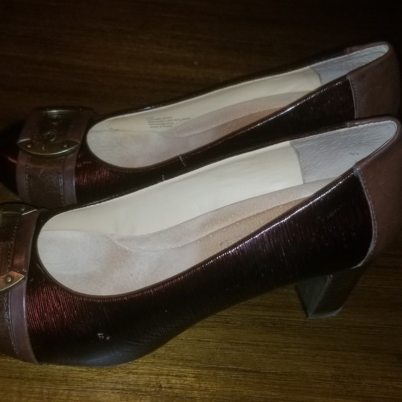 I'm selling size 8 Michelle D - Picture 2 of 8